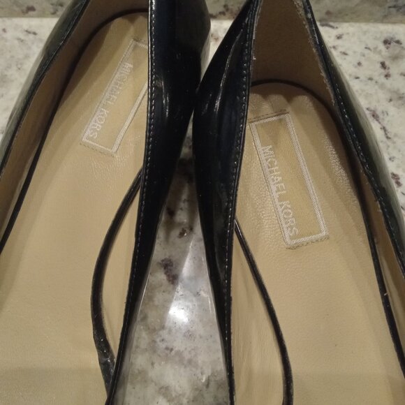 MICHAEL KORS-Black Patent Leather Pointed Kitten Heel-Size 10M - Picture 2 of 13
